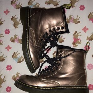 Metallic gold doctor Martins